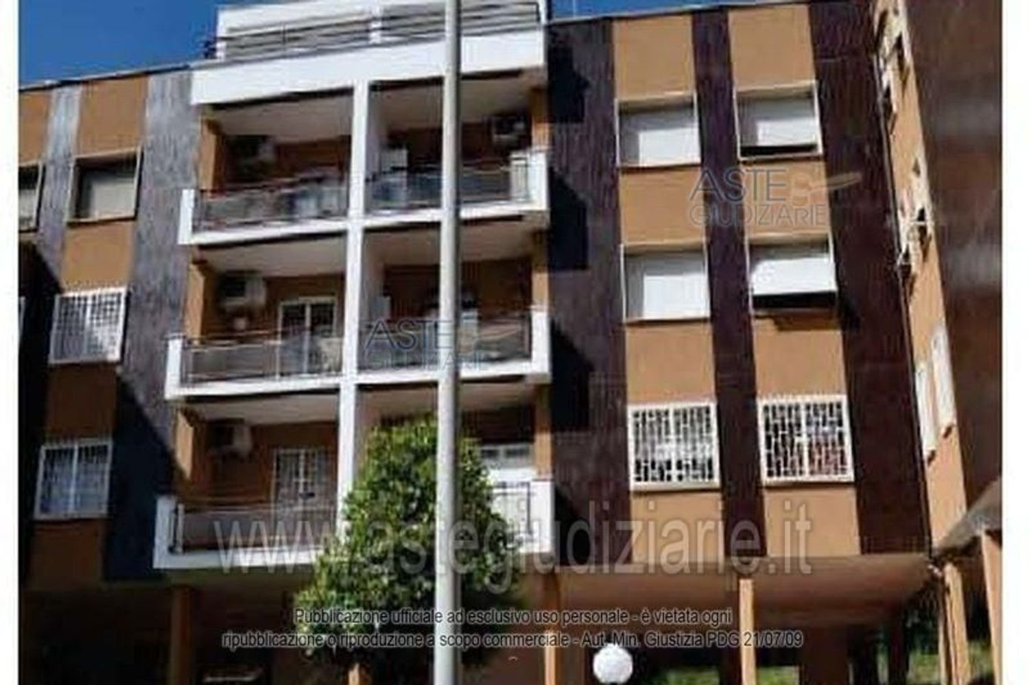 4 rooms Apartment in Rome, Italy No. 190648