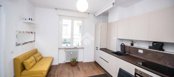 2 bedrooms Apartment in Milan, Italy No. 266773 3