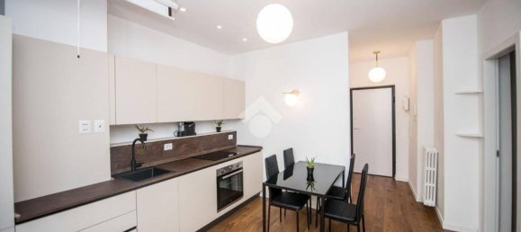 2 bedrooms Apartment in Milan, Italy No. 266773 8