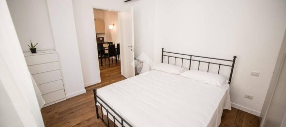 2 bedrooms Apartment in Milan, Italy No. 266773 13