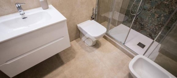 2 bedrooms Apartment in Milan, Italy No. 266773 24