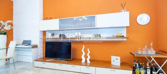 Apartamento de 4 habitaciónes en Brescia, Italy No. 235987 9