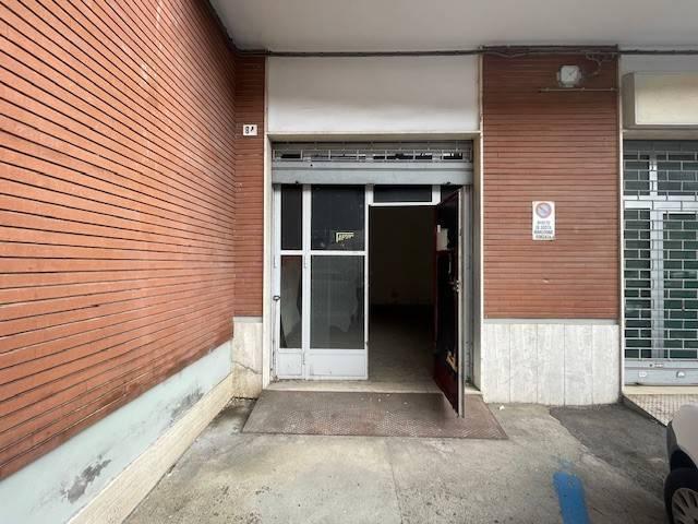 33m² Garage in Alessandria, Italy No. 119110