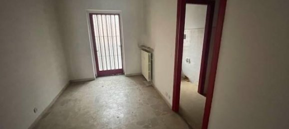 33m² Garage in Alessandria, Italy No. 119110 4