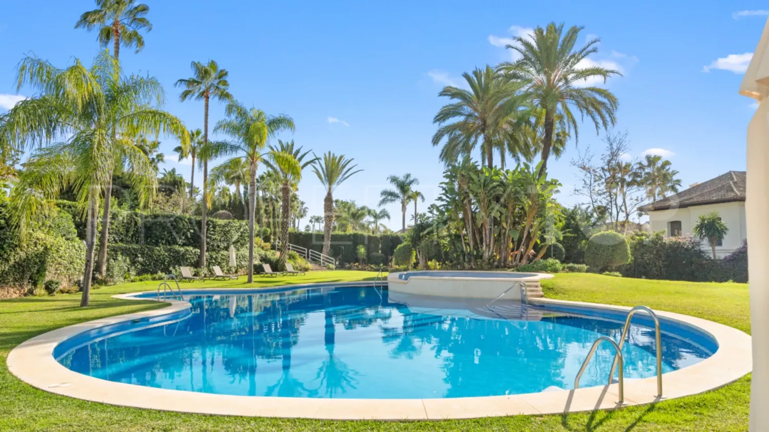 3 bedrooms Apartment in Marbella, Spain No. 135001