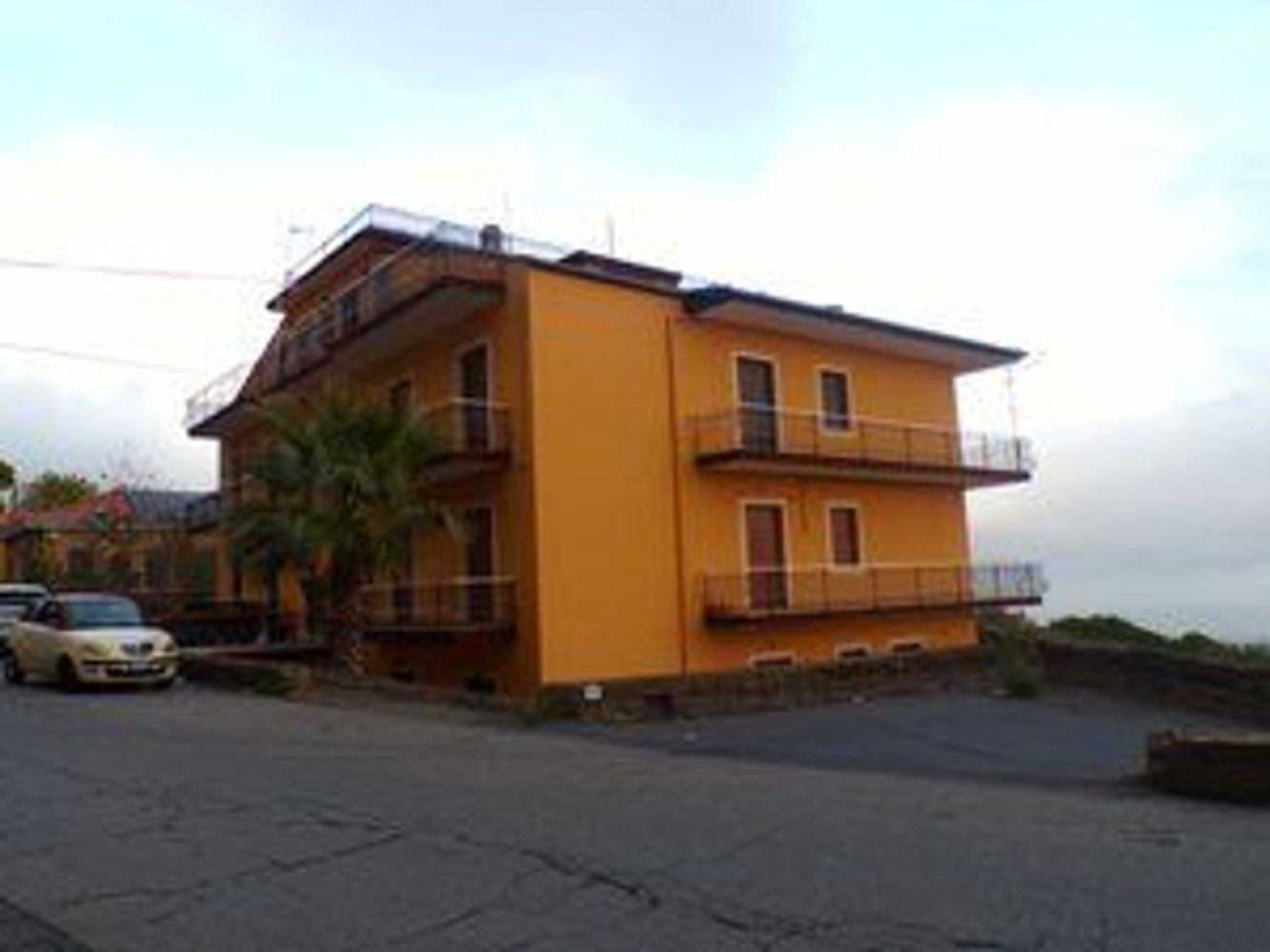 5 rooms Apartment in Zafferana Etnea, Italy No. 301904