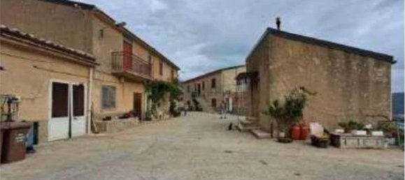 3 Schlafzimmer Wohnung in Castronovo di Sicilia, Italy, Nr. 220877 12