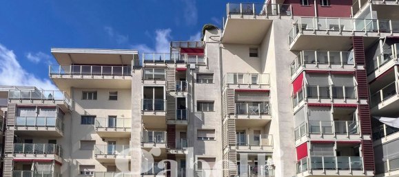 Apartamento de 3 dormitorios en Grugliasco, Italy No. 347266 3