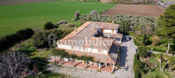 4 bedrooms Villa in Campomarino, Italy No. 225691 5