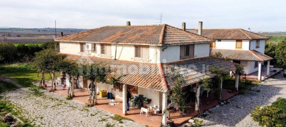 4 bedrooms Villa in Campomarino, Italy No. 225691 3