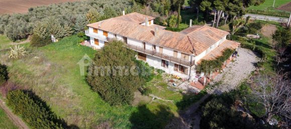 4 bedrooms Villa in Campomarino, Italy No. 225691 7