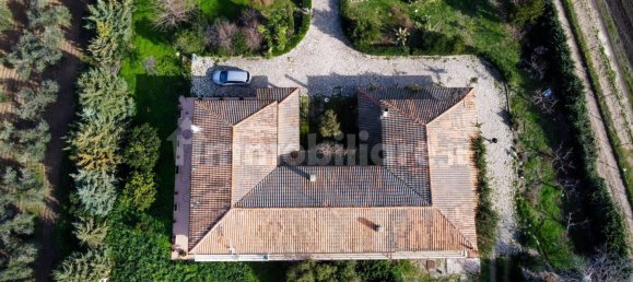 4 bedrooms Villa in Campomarino, Italy No. 225691 9