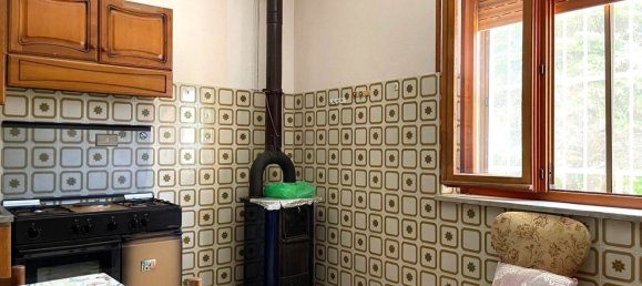 5 rooms Apartment in Borgia, Italy No. 278085 12