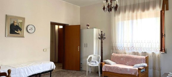 5 rooms Apartment in Borgia, Italy No. 278085 10