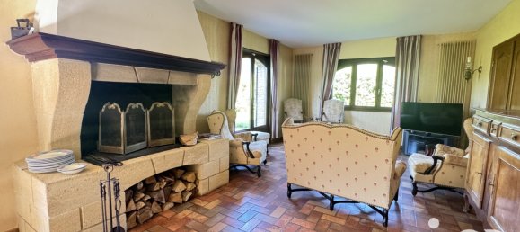  Castillos de 6 dormitorios en Bantigny, France No. 258449 2