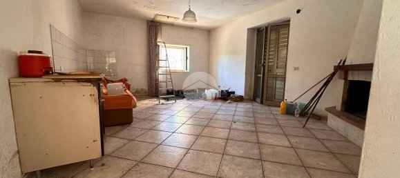 2 bedrooms House in Montalto Uffugo, Italy No. 197111 3