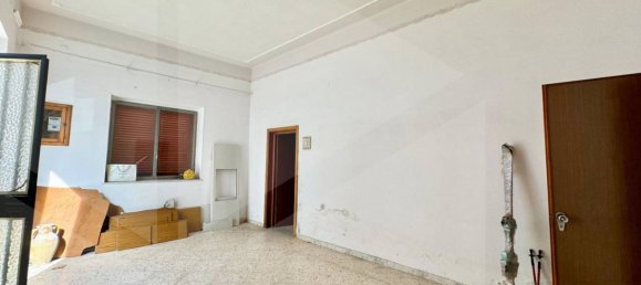 Casa de 4 habitaciónes en Triggiano, Italy No. 22747 6