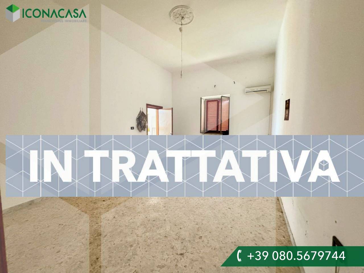 Casa de 4 habitaciónes en Triggiano, Italy No. 22747