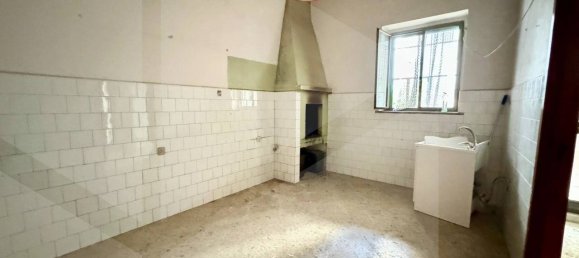 Casa de 4 habitaciónes en Triggiano, Italy No. 22747 8