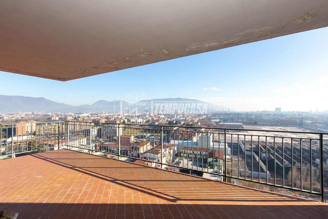 4 rooms Penthouse in Brescia, Italy No. 7623
