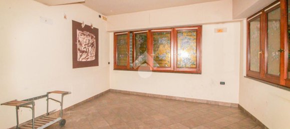 Коммерческая недвижимость с 2 комнатами в Понтольо, Италия № 233948 20