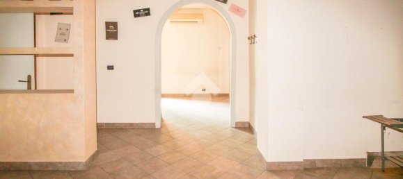 Коммерческая недвижимость с 2 комнатами в Понтольо, Италия № 233948 4