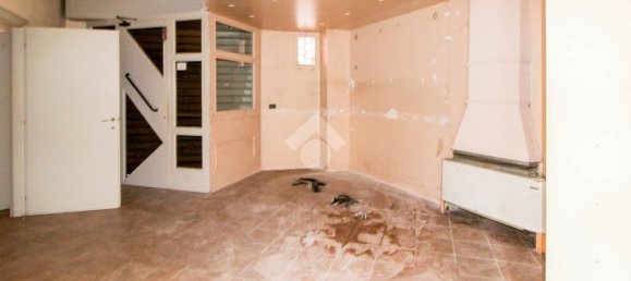 Коммерческая недвижимость с 2 комнатами в Понтольо, Италия № 233948 8