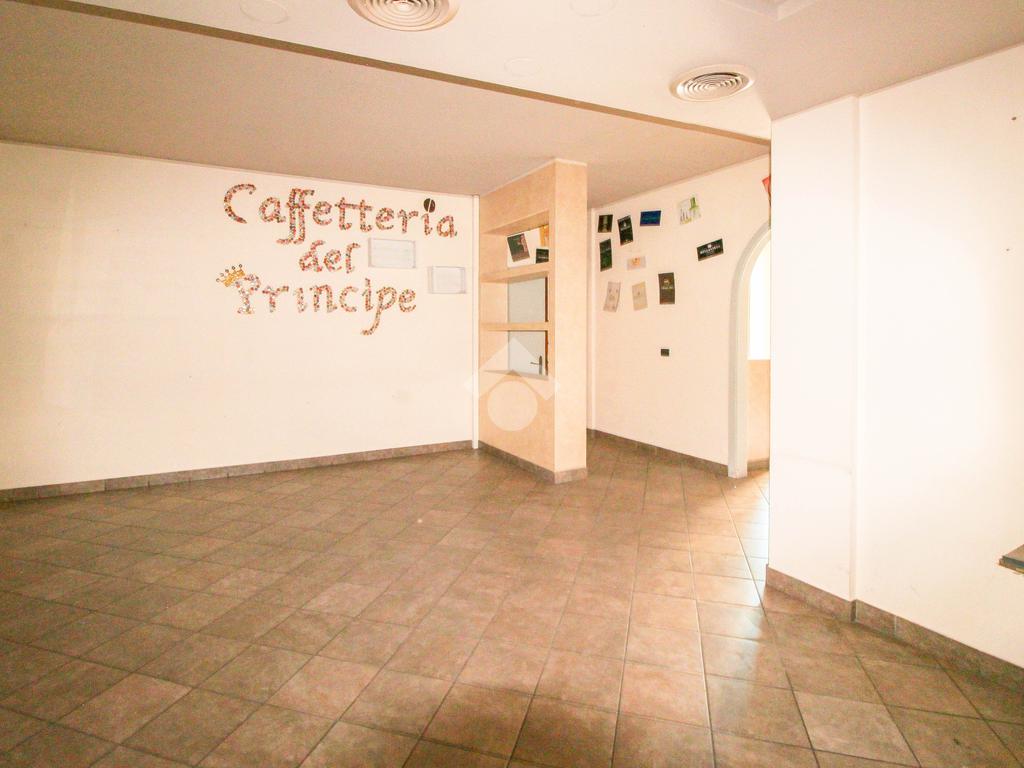 Коммерческая недвижимость с 2 комнатами в Понтольо, Италия № 233948