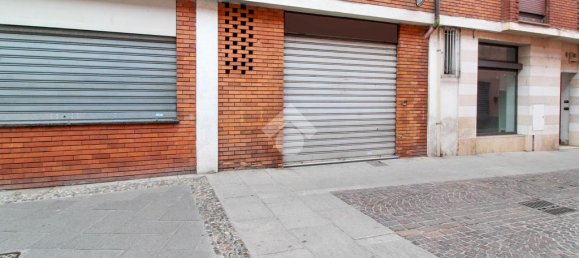 Коммерческая недвижимость с 2 комнатами в Понтольо, Италия № 233948 17