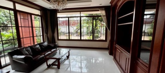 5 bedrooms Cafe / restaurant in Bangkok, Thailand No. 6390 7