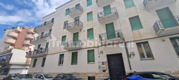 Квартира с 2 спальнями в Трани, Италия № 339788 3