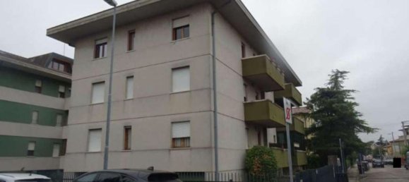 2 bedrooms Apartment in Padua, Italy No. 311623 2