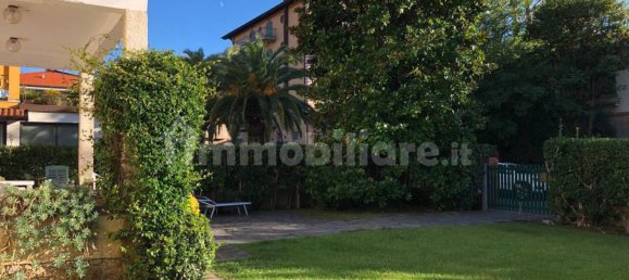 4 bedrooms Villa in Pietrasanta, Italy No. 312270 2