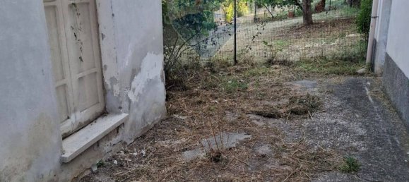 Дом с 3 спальнями в Мильянико, Италия № 347984 5