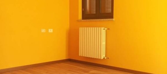 3 rooms Office in Ponte Lambro, Italy No. 250149 2
