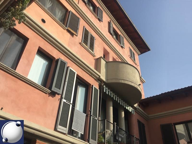 3 rooms Office in Ponte Lambro, Italy No. 250149