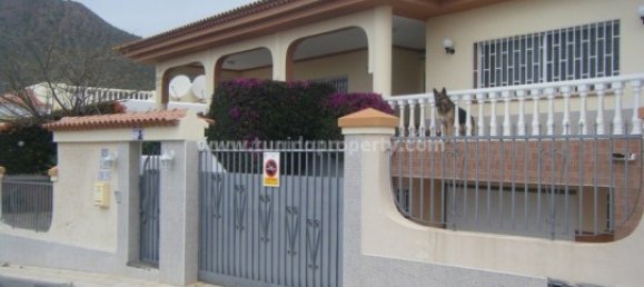 3 bedrooms Villa in Valle de San Lorenzo, Spain No. 712 15