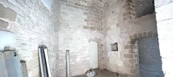 Квартира с 2 комнатами в Битонто, Италия № 21254 9