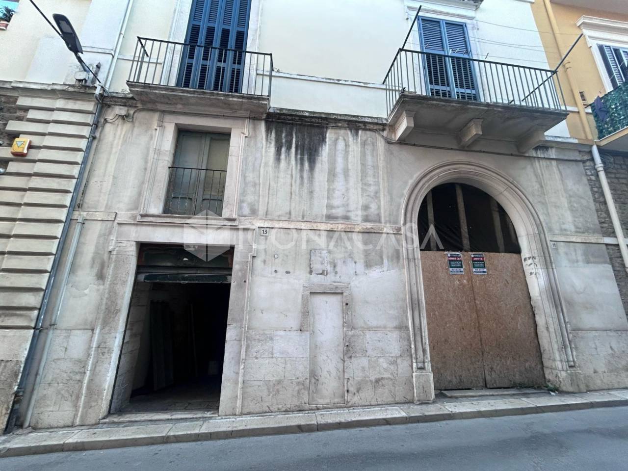 Квартира с 2 комнатами в Битонто, Италия № 21254