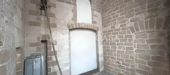 Квартира с 2 комнатами в Битонто, Италия № 21254 11