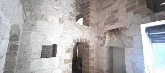 Квартира с 2 комнатами в Битонто, Италия № 21254 8