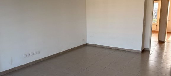 2 Schlafzimmer Wohnung in Bourgoin-Jallieu, France, Nr. 287079 2