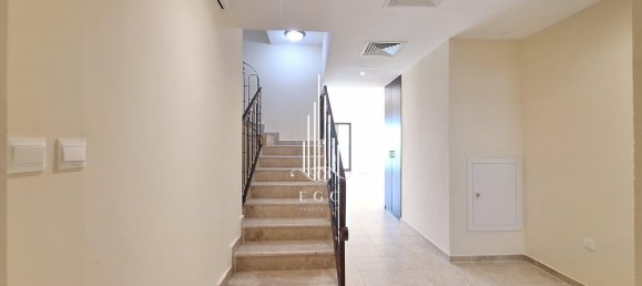 Вилла с 4 спальнями в Al Khalidiya, ОАЭ № 23392 18