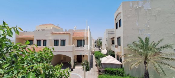 Вилла с 4 спальнями в Al Khalidiya, ОАЭ № 23392 26