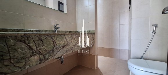 Вилла с 4 спальнями в Al Khalidiya, ОАЭ № 23392 23