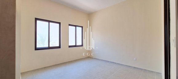 Вилла с 4 спальнями в Al Khalidiya, ОАЭ № 23392 10