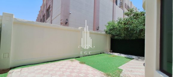 Вилла с 4 спальнями в Al Khalidiya, ОАЭ № 23392 16