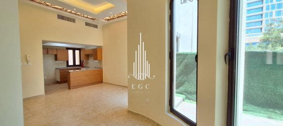 Вилла с 4 спальнями в Al Khalidiya, ОАЭ № 23392 8