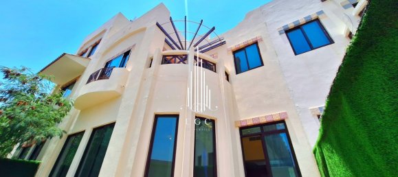 Вилла с 4 спальнями в Al Khalidiya, ОАЭ № 23392 2