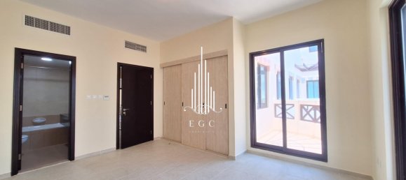 Вилла с 4 спальнями в Al Khalidiya, ОАЭ № 23392 7